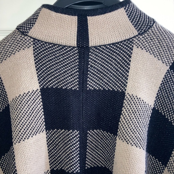 Anne Klein Tan blk Cape/ Sweater - Picture 7 of 9